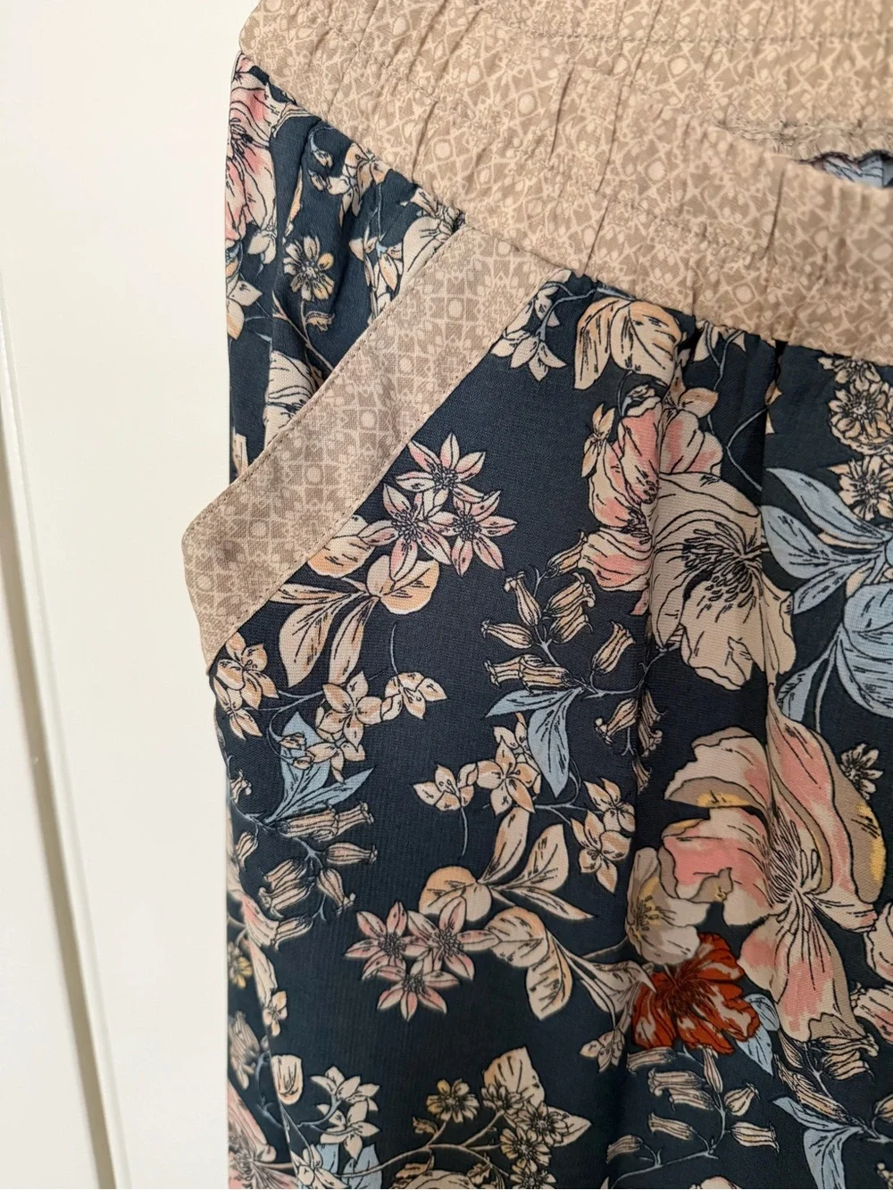 Sienna Sky Navy Floral Elastic Waist Wide Legged Pants - Picture 4 of 4
